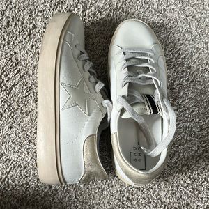 Women’s Shu Shop Reba Tan and Gold Sneakers Size 9